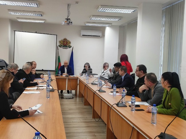 Политическите сили в Ямбол постигнаха съгласие за председател и секретар на Районната избирателна комисия