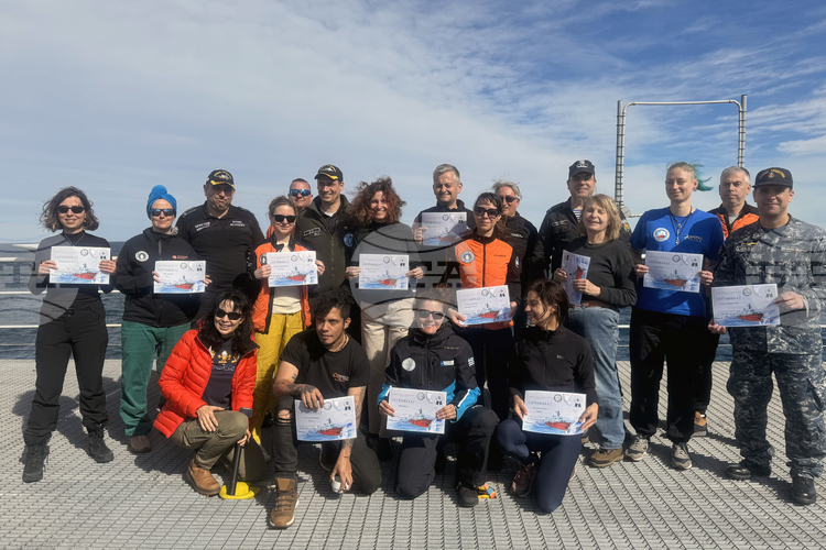 Bulgarian Research Ship Crew Receives Drake Passage Certificates