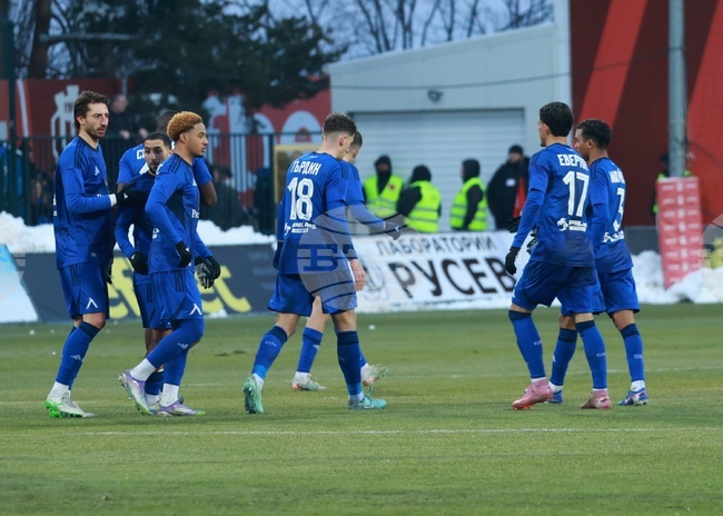 Левски надви десетима от ЦСКА 1948 с пълен обрат и увеличи преднината си в класирането на efbet Лига