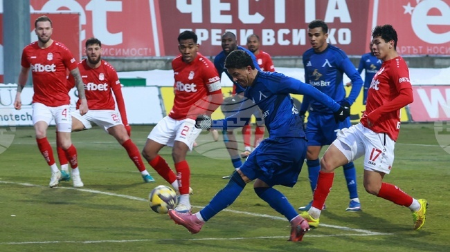 Дисциплинарната комисия на БФС наказа Левски с имуществена санкция в размер на 2351,94 евро