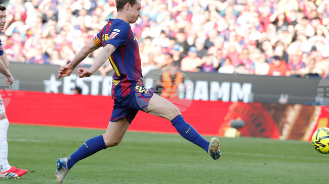 Френки де Йонг е контузен и ще отсъства няколко седмици за Барселона