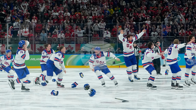 Националният отбор на САЩ стана за трети път олимпийски шампион по хокей на лед след победа над Канада с продължение