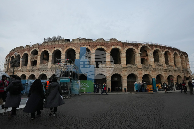 Стотици протестираха във Верона преди церемонията по закриването на Олимпийските игри