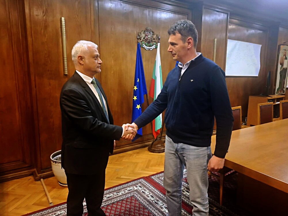 МВР: Министър Емил Дечев се срещна със Самуил Попов, кмет на село Бистрица