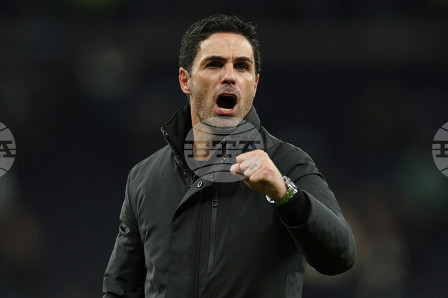 Мениджърът на Арсенал Микел Артета не е съгласен с критиките към тактиката на отбора при изпълнение на статични положения, отхвърляйки обвиненията в губене на време