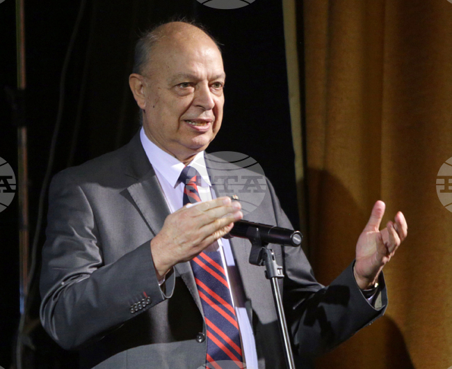 Проф. Камен Веселинов - учен и общественик