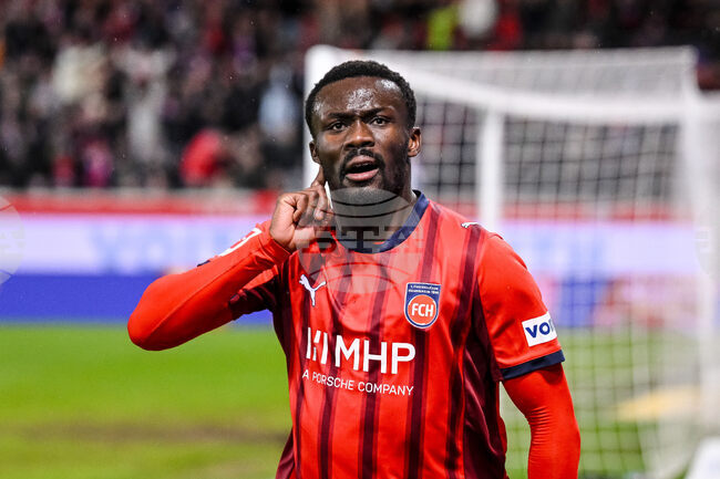 Последният в класирането тим на Хайденхайм завърши наравно с четвъртия Щутгарт в мач с шест гола от Бундеслигата