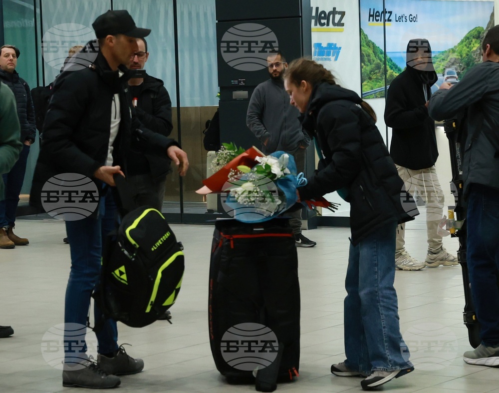 Летище „Васил Левски“ - биатлонисти - посрещане