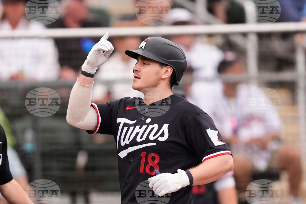 CORRECTION Twins Braves Spring Baseball