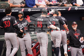 CORRECTION Twins Braves Spring Baseball