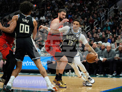 Raptors Bucks Basketball