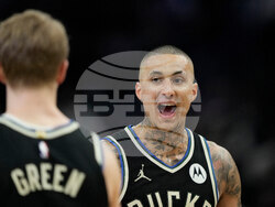 Raptors Bucks Basketball