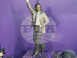 Lakers Riley Statue Basketball