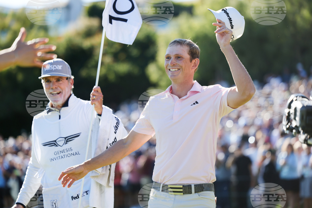 APTOPIX Genesis Invitational Golf