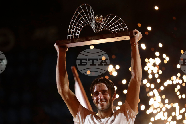 Томас Ечевери постигна обрат срещу Алехандро Табило и триумфира във финала на турнира по тенис в Рио де Жанейро