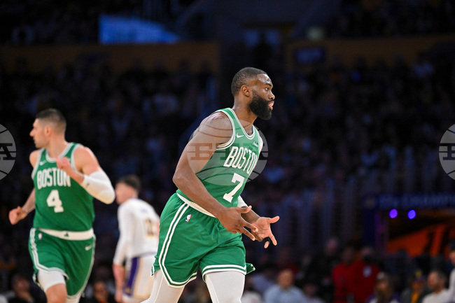 ЛеБрон Джеймс подкрепи Джейлън Браун от Бостън Селтикс за приза за Най-полезен играч в НБА