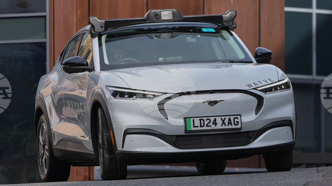 Между изкуствения интелект и регулациите: какво е бъдещето на автономните автомобили в България