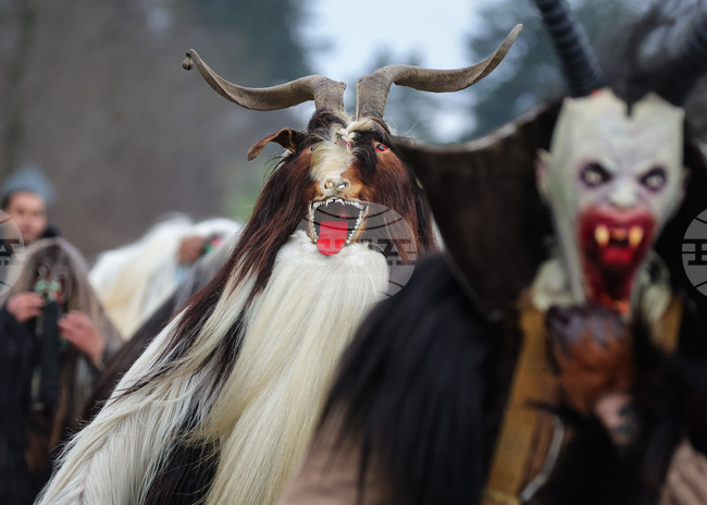 Състави на Дома на културата в село Бановка, Украйна, участваха в българския празник по изпращане на зимата