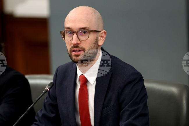 В България няма да допуснем спекулативно увеличение на цените заради въвеждането на еврото, каза служебният министър на финансите Георги Клисурски