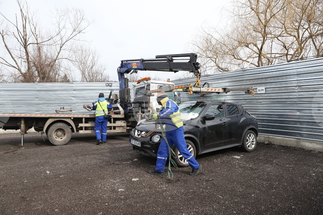 Паркинг за съхраняване на иззети от столичната полиция автомобили беше открит в район "Красна поляна" 