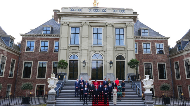 АНП: В Нидерландия всички министри и държавни секретари от кабинета на Роб Йетен положиха клетва