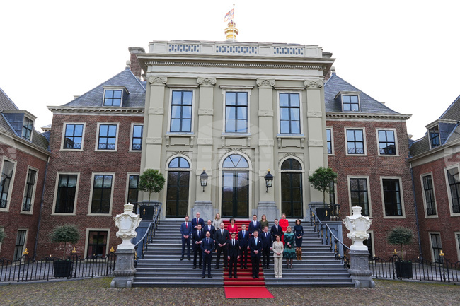 АНП: В Нидерландия всички министри и държавни секретари от кабинета на Роб Йетен положиха клетва