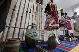 Разлог - музей - „Носии и накити“ - експозиция