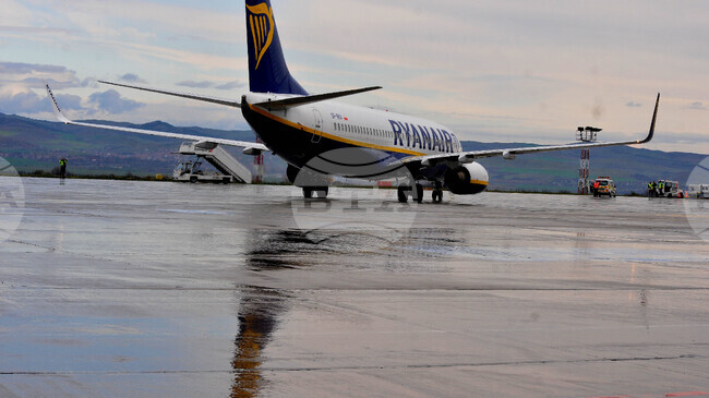 Възможностите за директни полети до Испания обсъдиха кметът на Бургас и посланик Мигел Берио