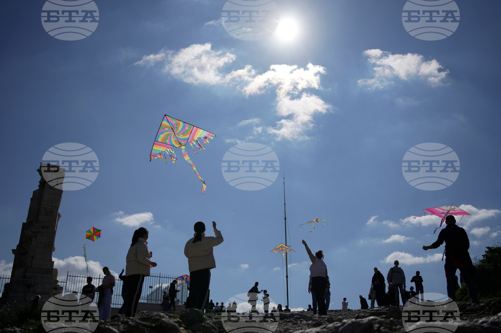 Greece Marks Clean Monday With Kites and Lenten Dishes