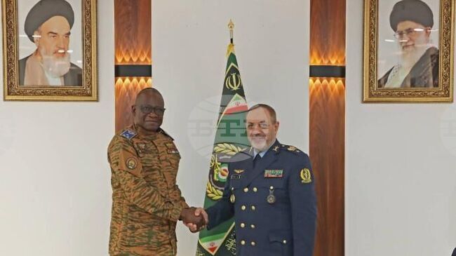 ИРНА: Иран ще разшири връзките с независимите и революционни африкански държави, заяви министърът на отбраната