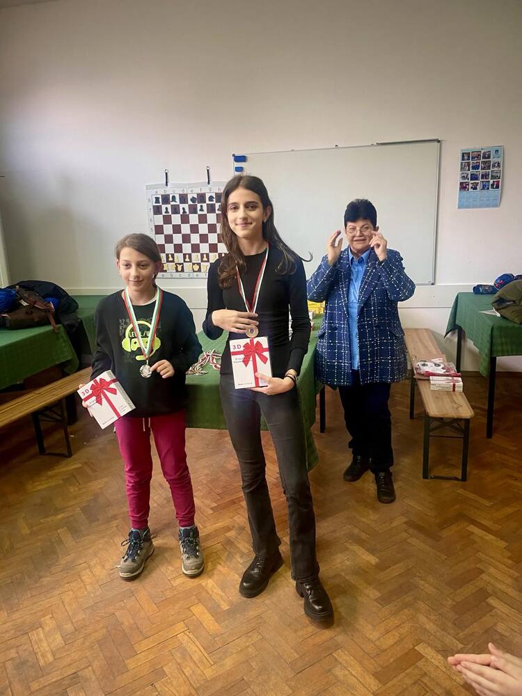 Шах клуб "Сините камъни": Сливенските шахматисти с 8 медала от Купа „Васил Левски“ – Казанлък 