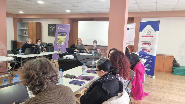 Пловдив е домакин на среща-дискусия "Неуспешната защита: Какво липсва в българските мерки срещу насилието над жени?"