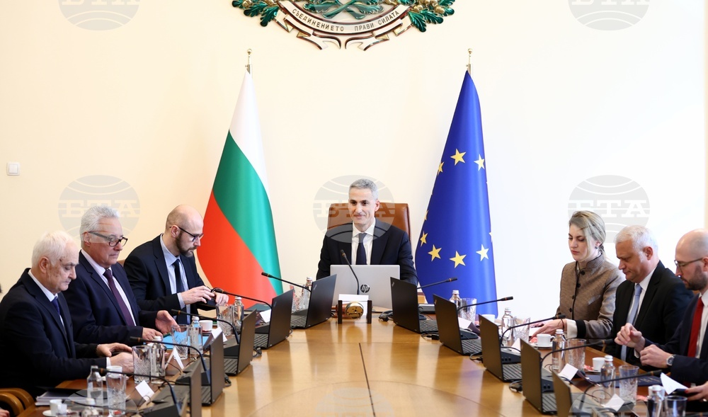 Служебното правителство назначи нови 28 областни управители