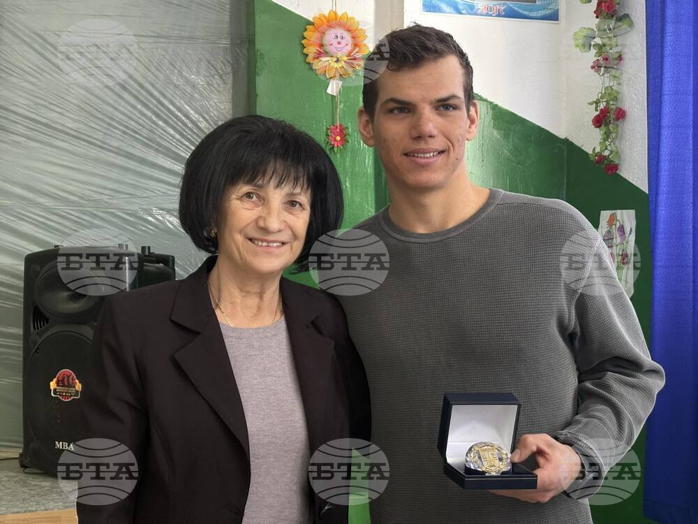 Състезателят по ски бягане Марио Матиканов тържествено беше посрещнат в родното си село Клисура след участието на Зимните олимпийски игри