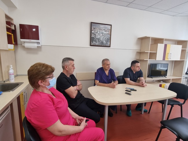 Специализантите по хирургия във Великотърновската болница имат възможност за професионално развитие и работа със съвременна апаратура