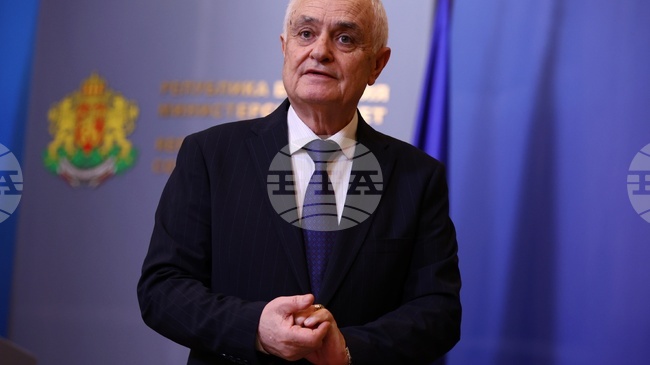 Никой не е искал от България предоставяне на територия за хипотетична бъдеща операция на САЩ срещу Иран, каза служебният министър Атанас Запрянов