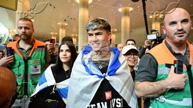 ТПС: Израелски кикбоксьор бе посрещнат геройски след победата над антисемитски турски опонент