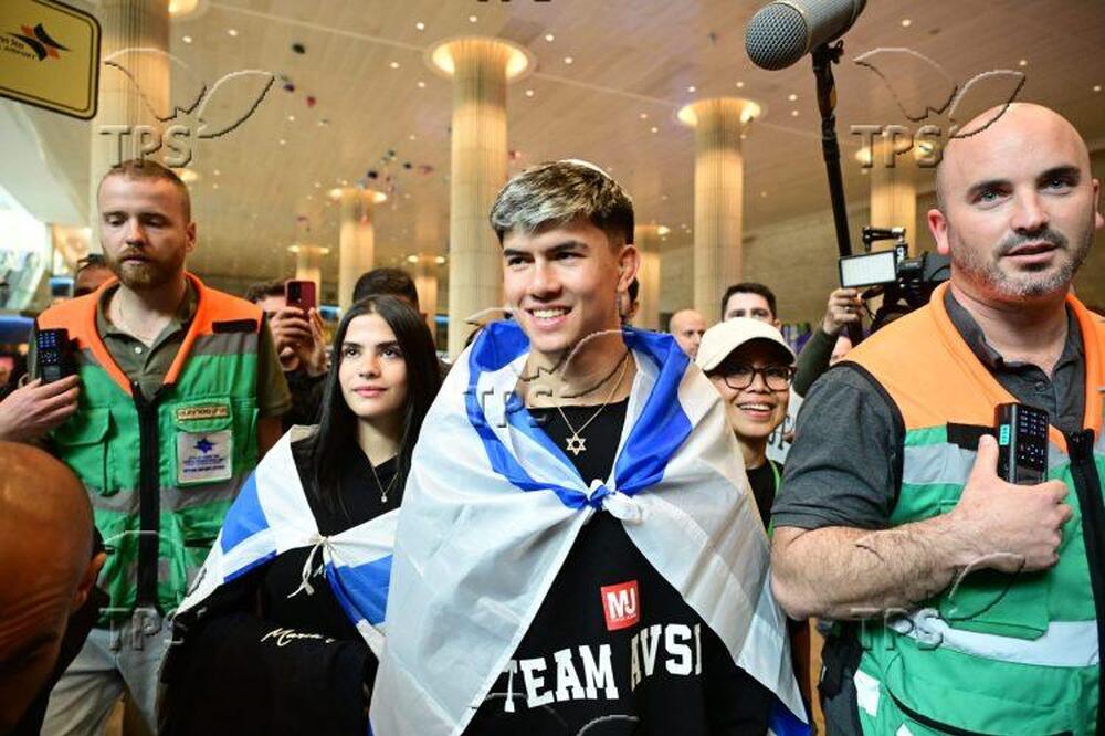 ТПС: Израелски кикбоксьор бе посрещнат геройски след победата над антисемитски турски опонент