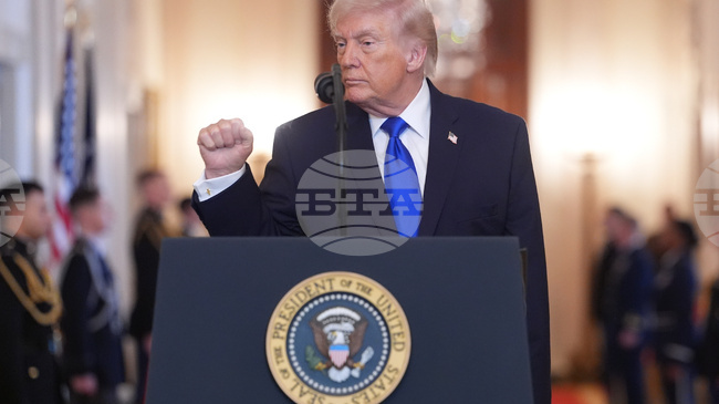 Тръмп предупреди страните, които си "играят игрички" с търговските споразумения със САЩ, че ще им наложи още по-високи мита