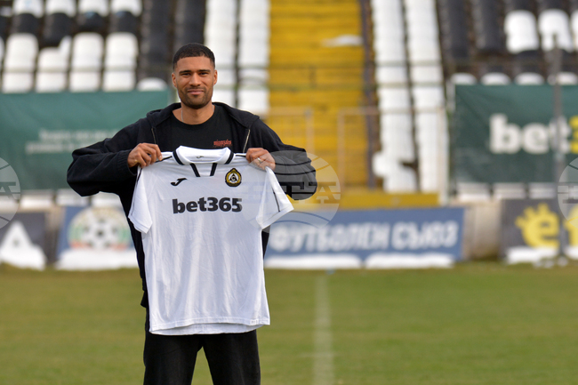 Славия привлече Дейвид Малембана