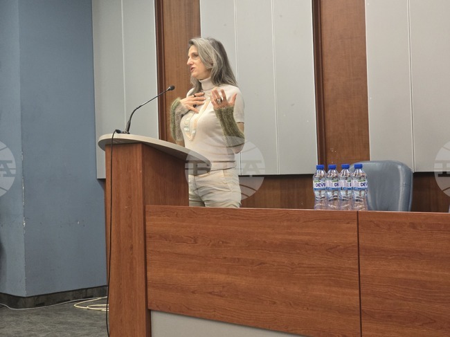 Етномузиколожката Марта Форсайт е запечатала в своите изследвания едно време, което още тогава е било на път да изчезне, каза Влада Томова