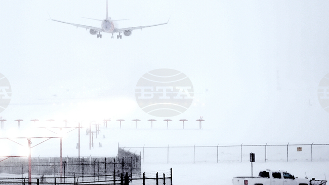 Буря парализира въздушния транспорт и пътуванията в САЩ