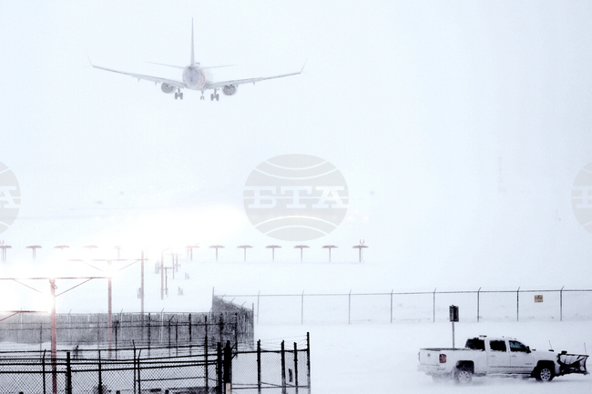 Буря парализира въздушния транспорт и пътуванията в САЩ
