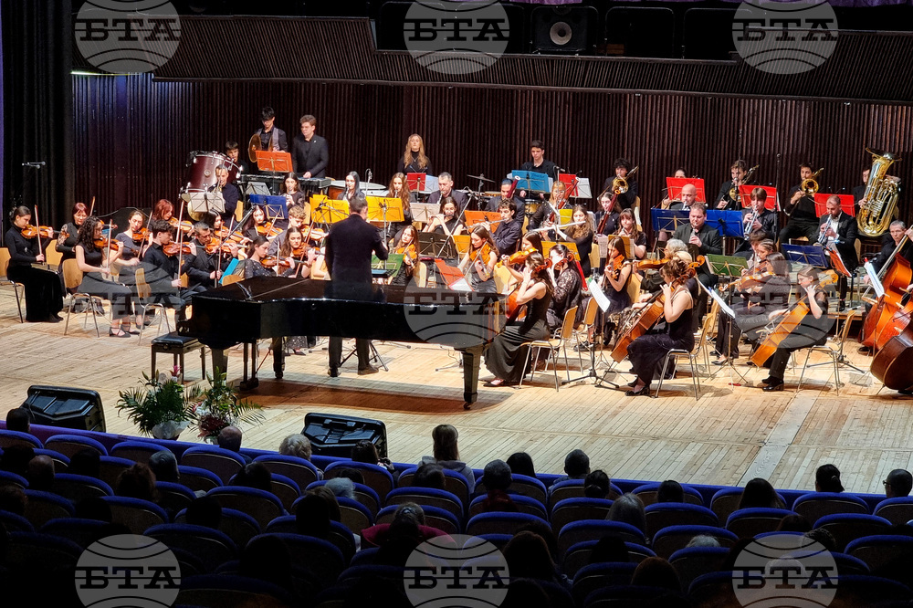 Варна - Националното училище по изкуствата „Добри Христов“ - годишнина - концерт