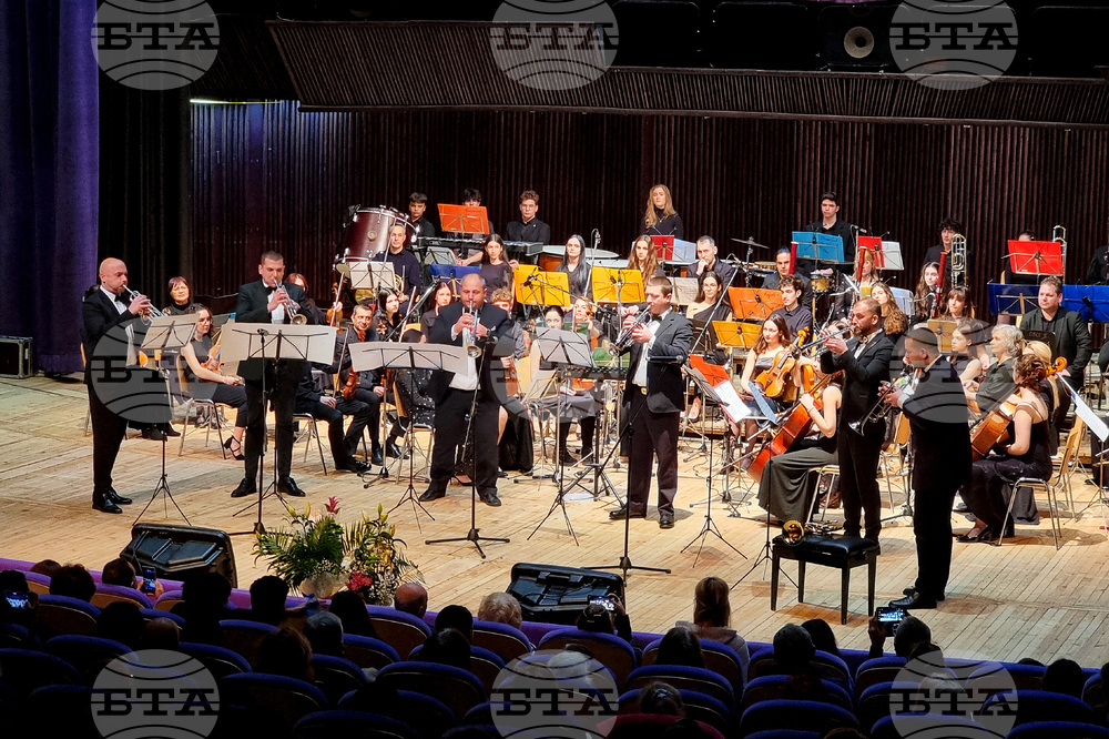 Варна - Националното училище по изкуствата „Добри Христов“ - годишнина - концерт