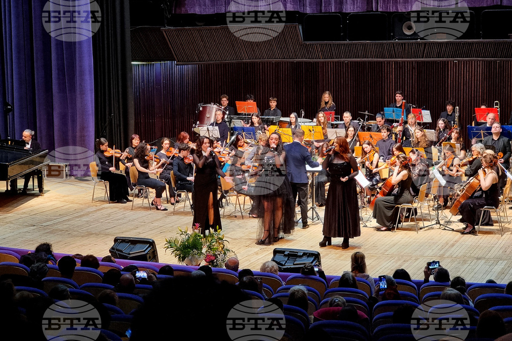 Варна - Националното училище по изкуствата „Добри Христов“ - годишнина - концерт