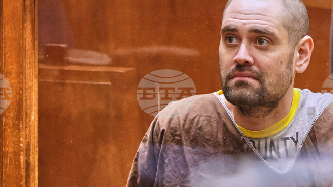 Синът на режисьора Роб Райнър пледира невинен по обвиненията в убийството на родителите си 