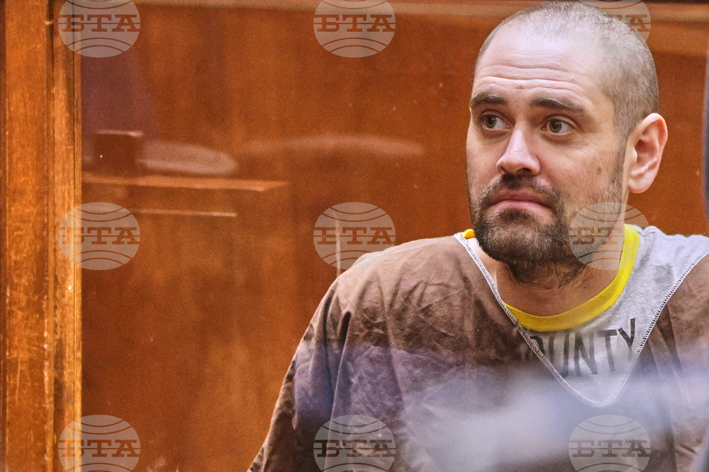 Синът на режисьора Роб Райнър пледира невинен по обвиненията в убийството на родителите си 