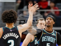 Spurs Pistons Basketball