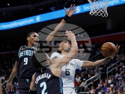 Spurs Pistons Basketball